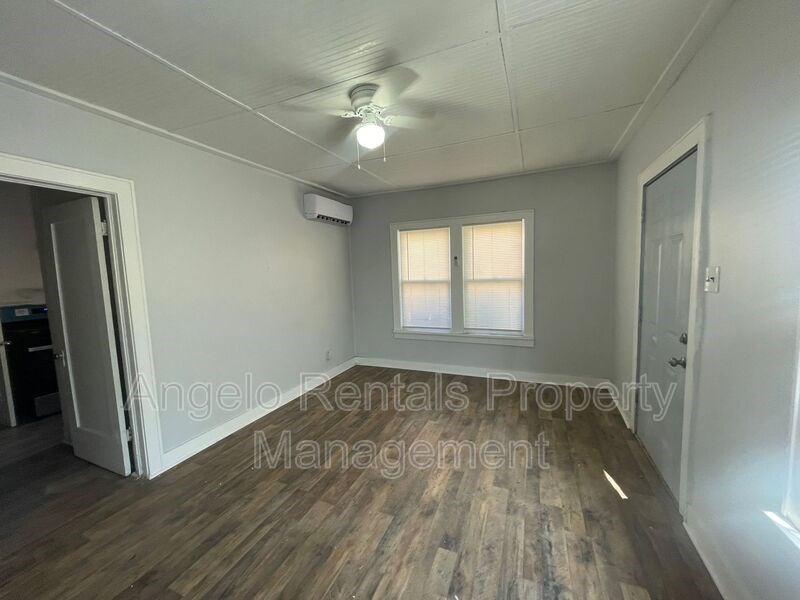 613 N Jefferson St Property Photo 5