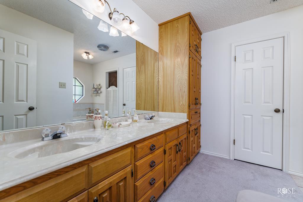 3721 Blumentritt Rd Property Photo 19