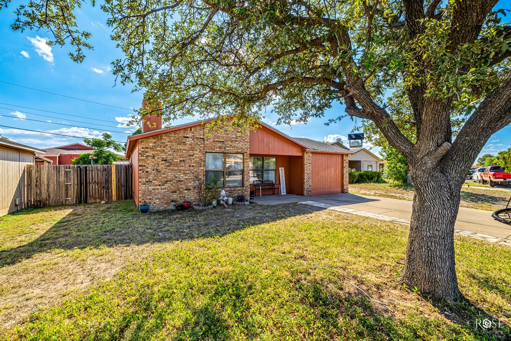 3305 Erin St Property Photo 2