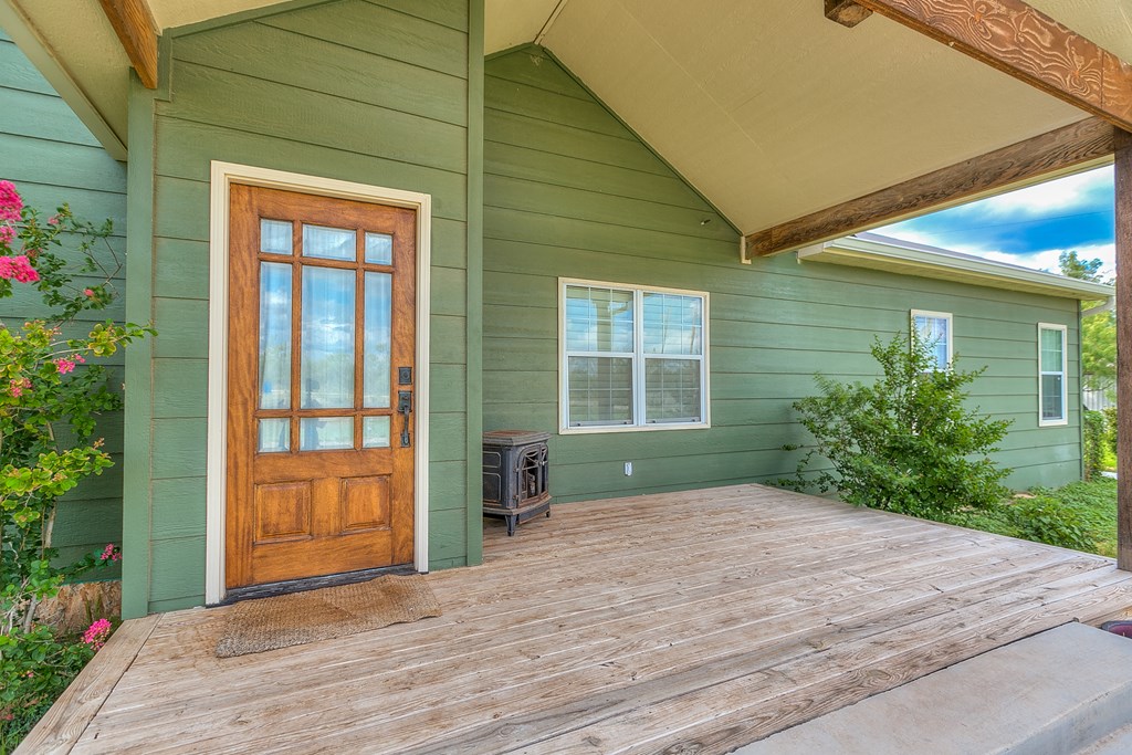 15555 Deer Valley Loop Property Photo 2