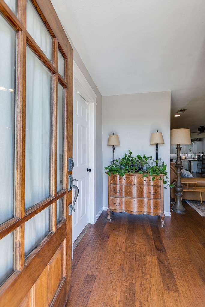 15555 Deer Valley Loop Property Photo 4