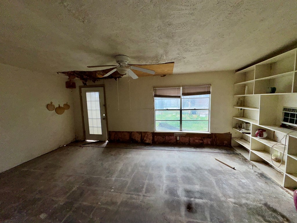 2205 Stanton St Property Photo 4