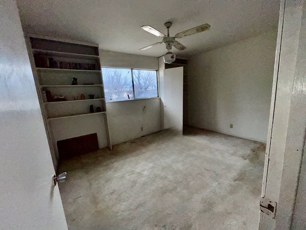 2205 Stanton St Property Photo 5