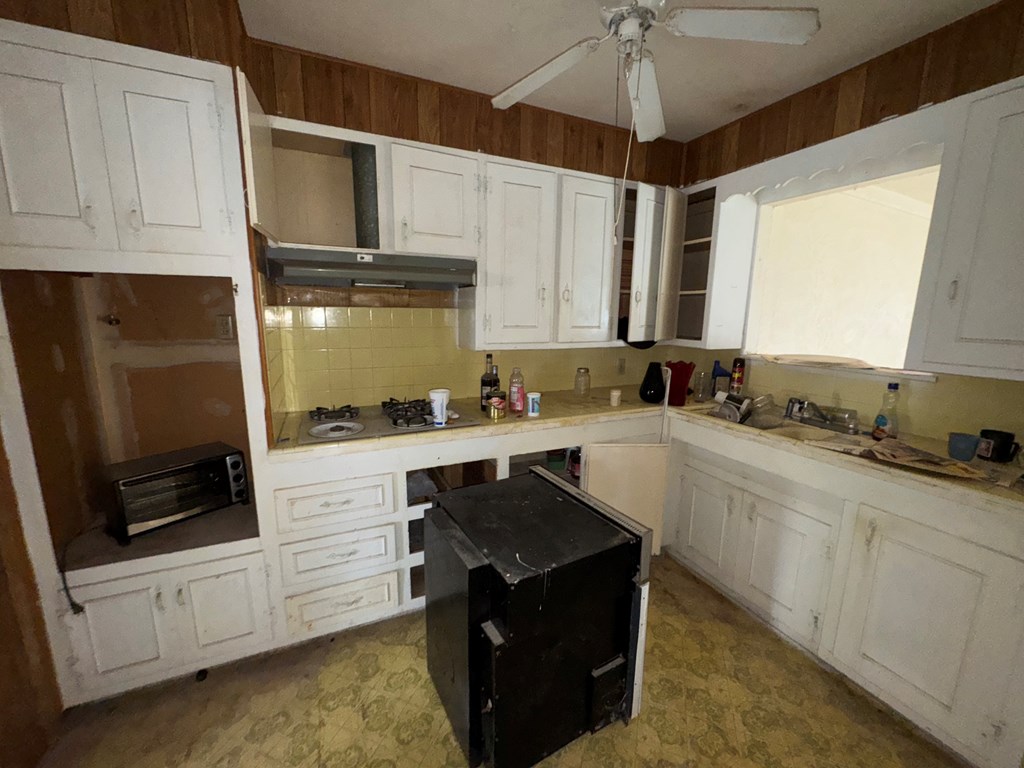 2205 Stanton St Property Photo 10