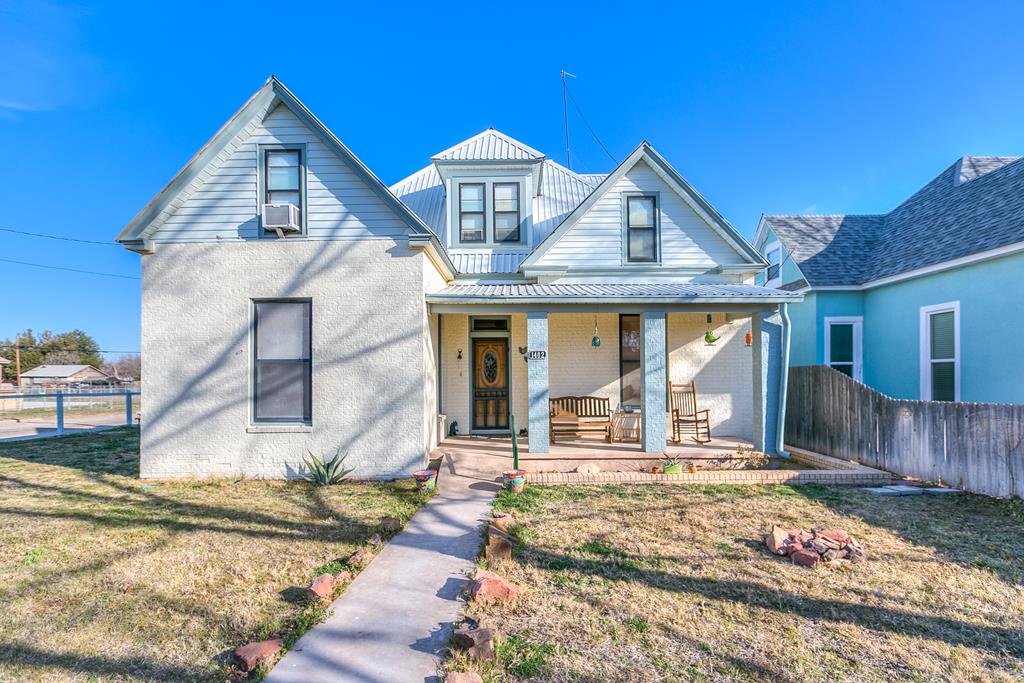 1402 Preusser St Property Photo