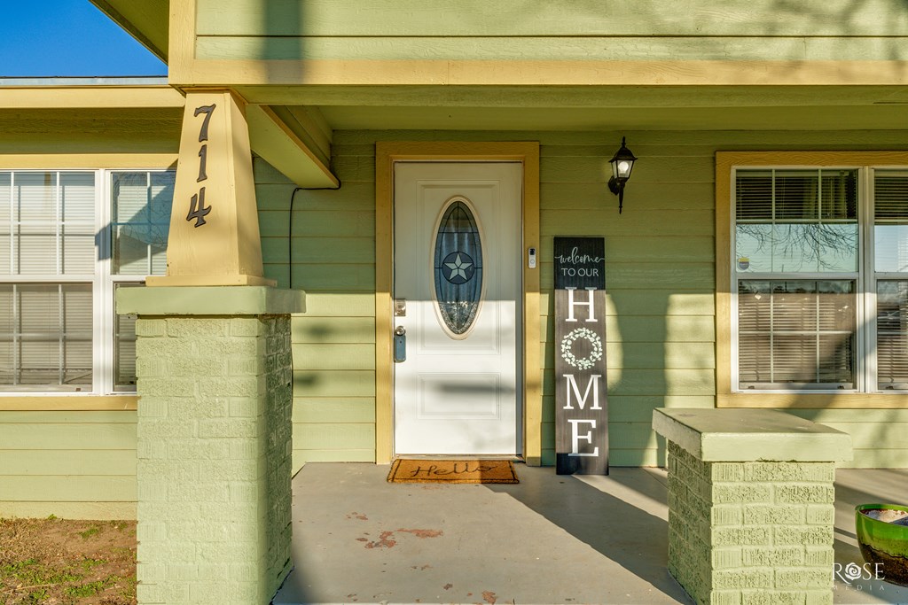 714 Rust St Property Photo 3