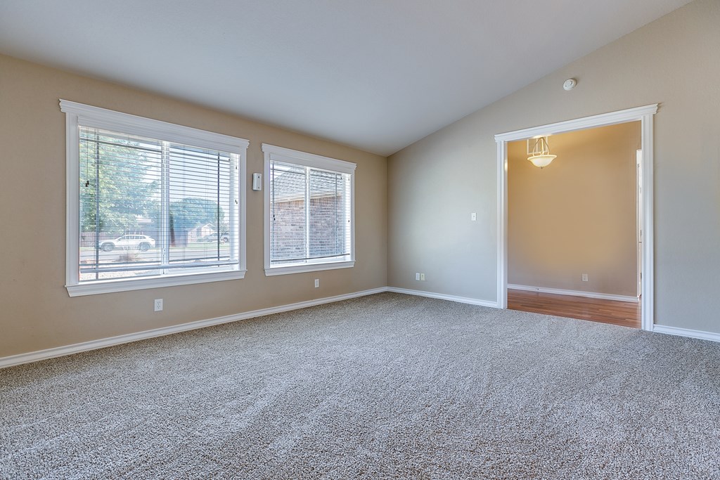 4506 Oak Grove Blvd Property Photo 4