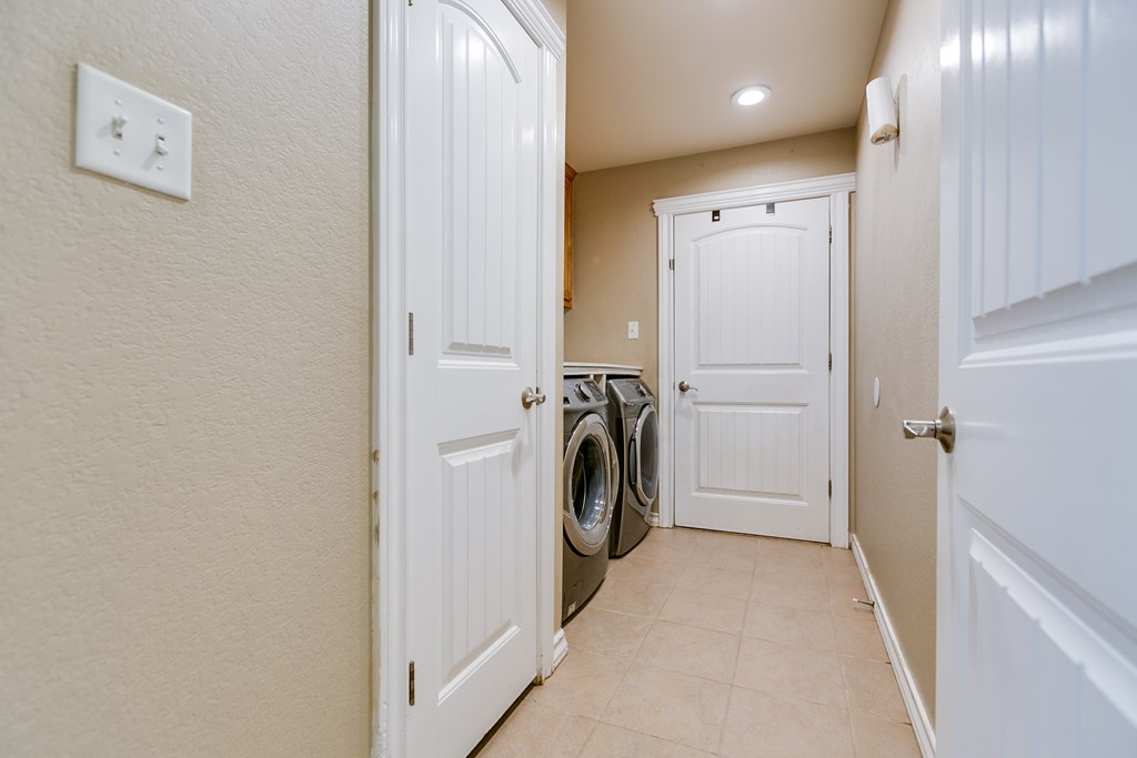 4506 Oak Grove Blvd Property Photo 14