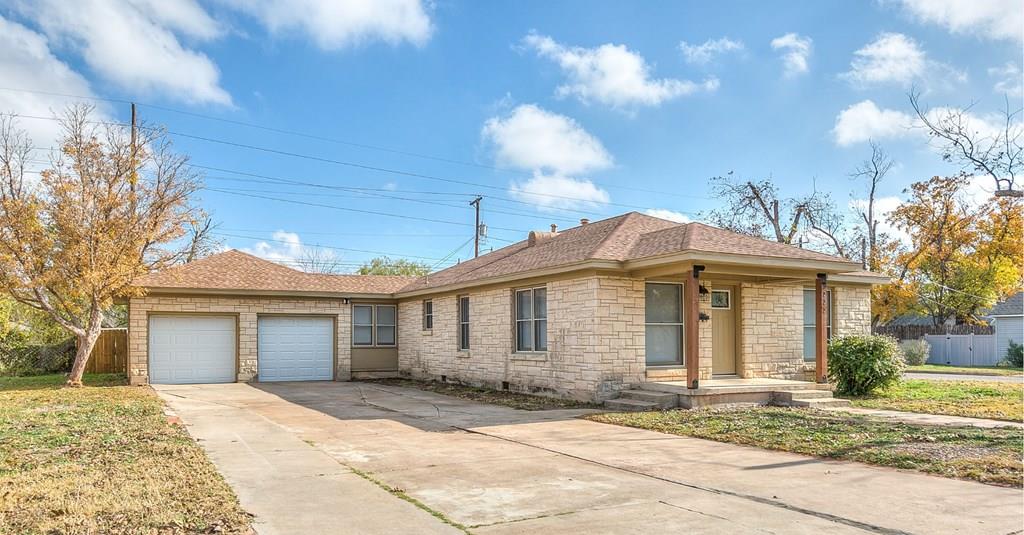 222 S Jackson Ave Property Photo