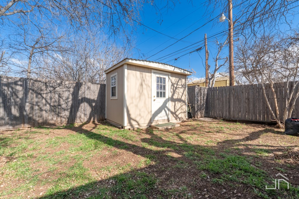 2825 W Twohig Ave Property Photo 41