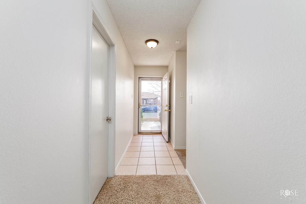 1227 Wallace Lane Property Photo 8