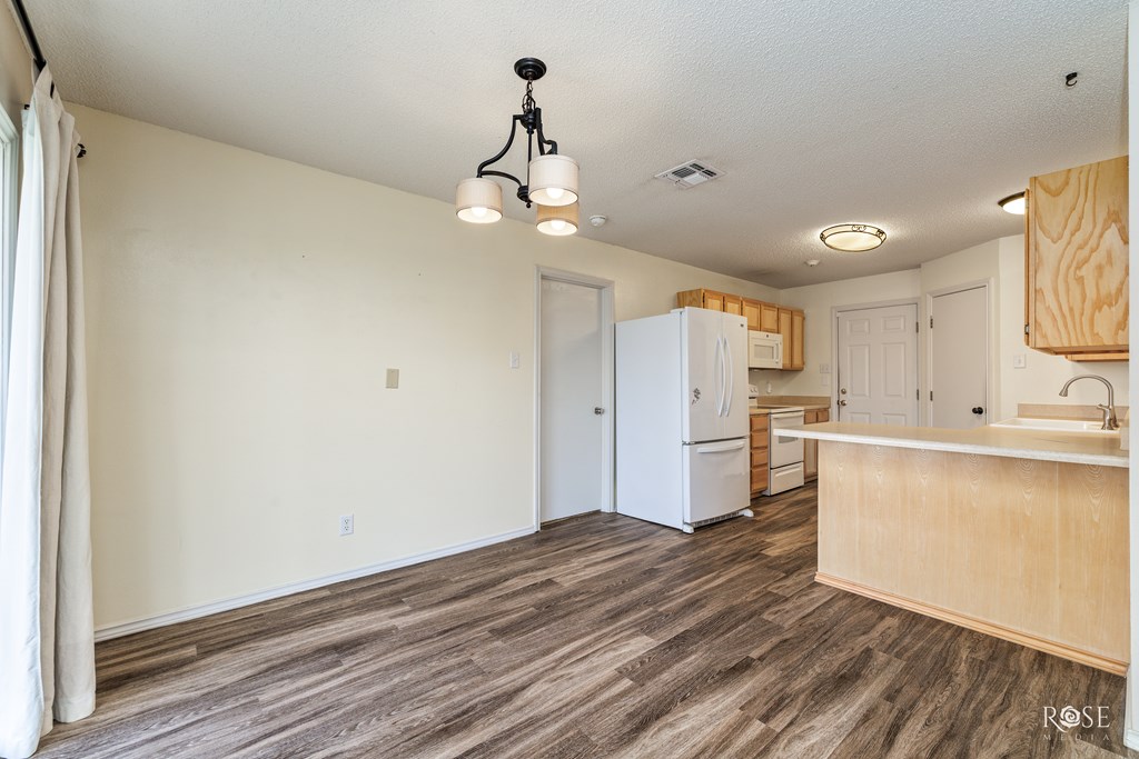 1227 Wallace Lane Property Photo 12