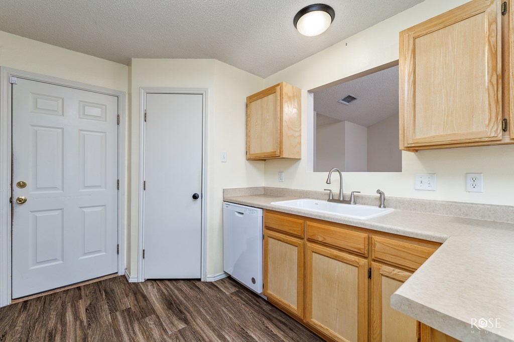 1227 Wallace Lane Property Photo 13