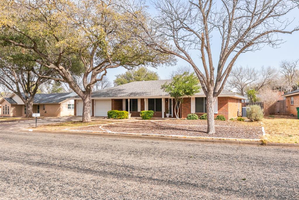 3126 Lindenwood Dr Property Photo 1