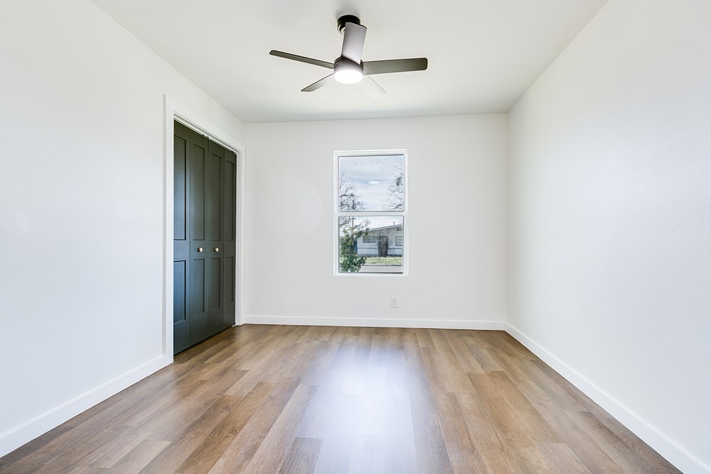 1906 Chapman St Property Photo 21