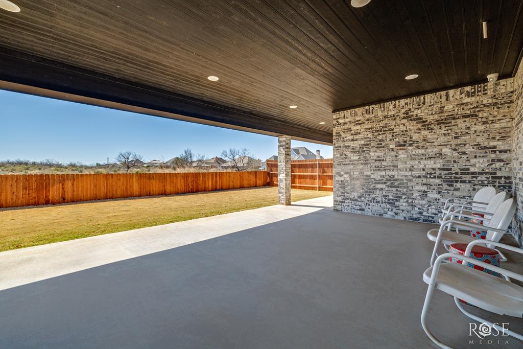 1609 Club House Lane Property Photo 41
