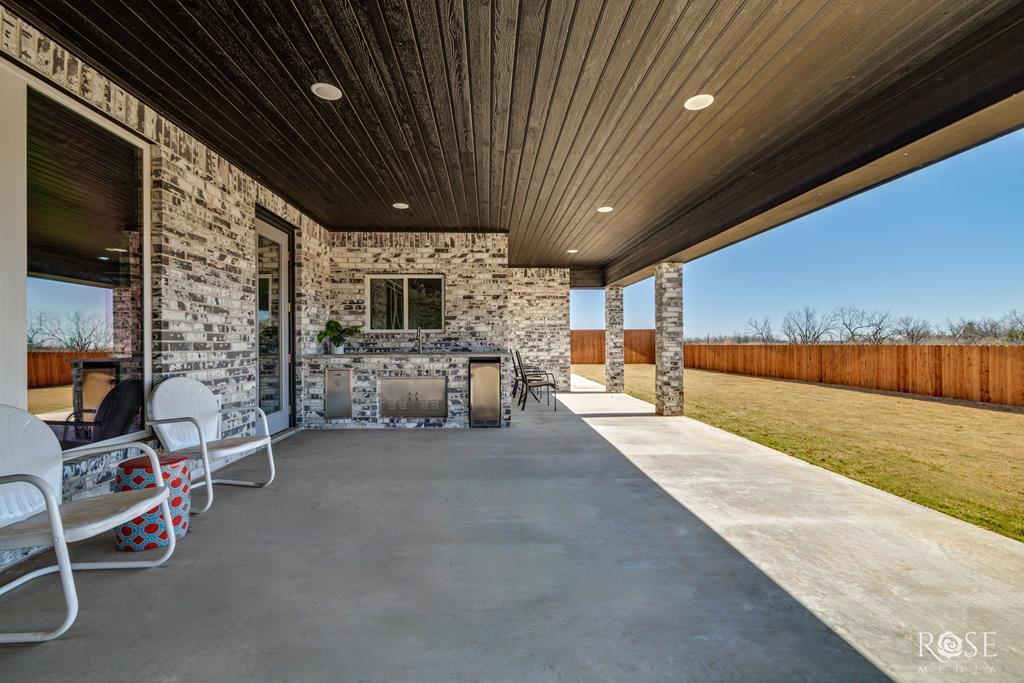 1609 Club House Lane Property Photo 42