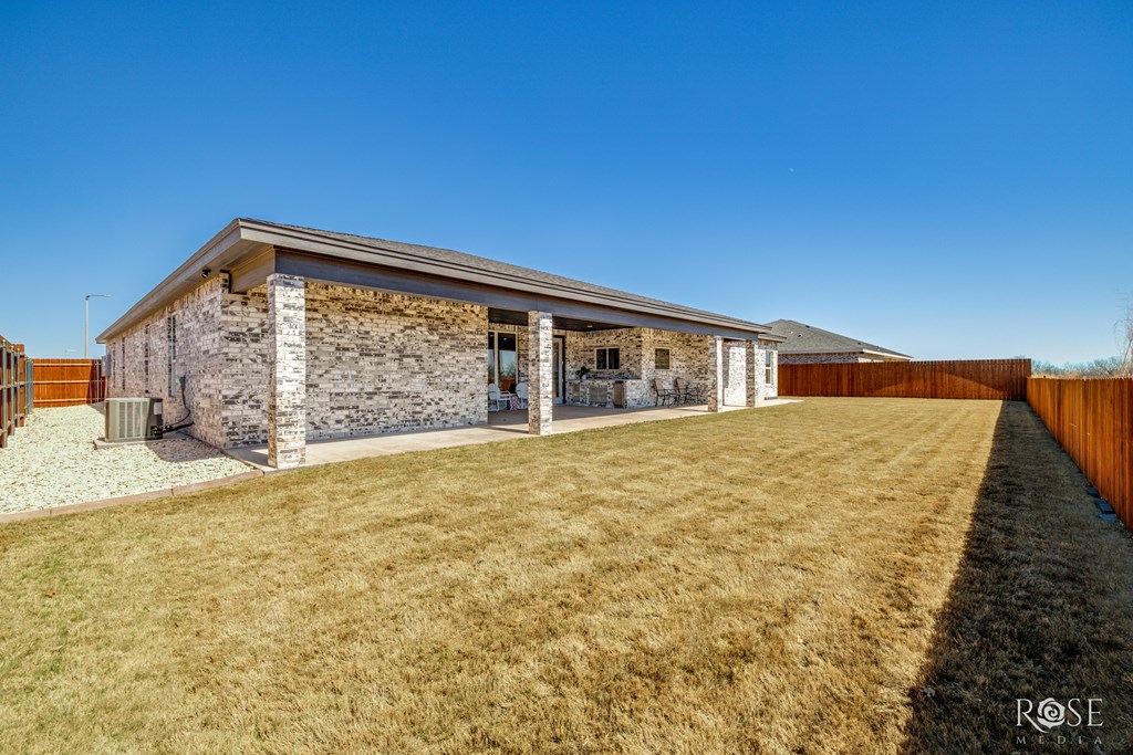 1609 Club House Lane Property Photo 44