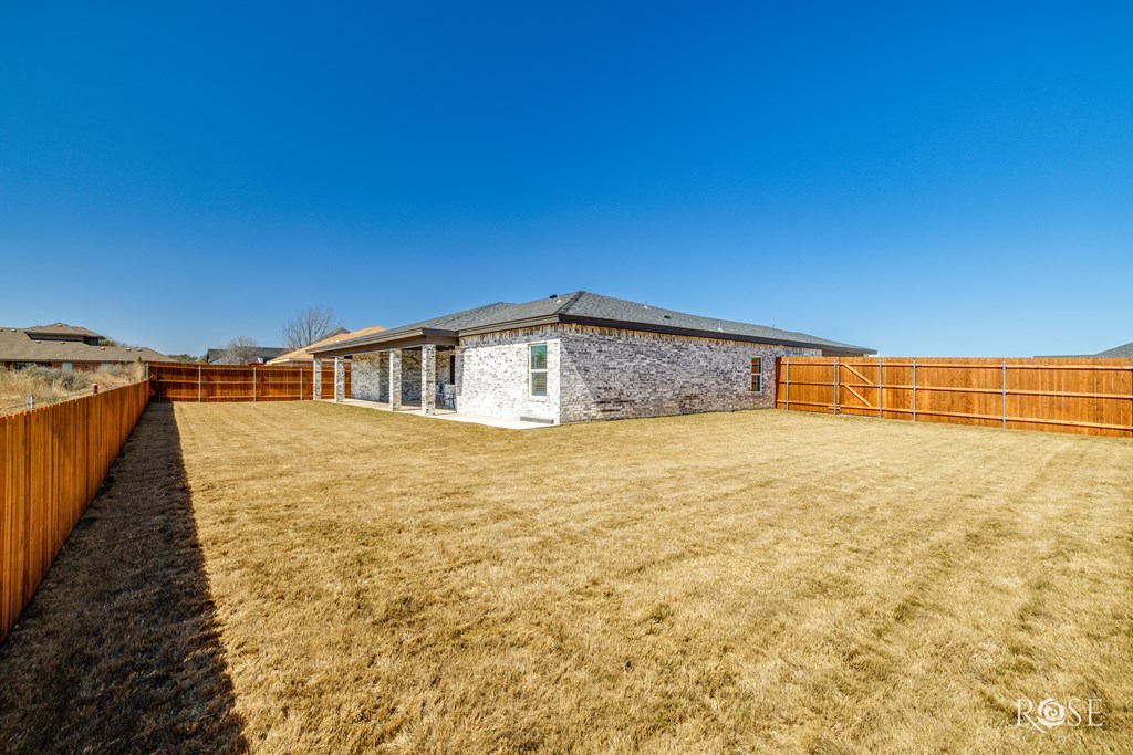 1609 Club House Lane Property Photo 46