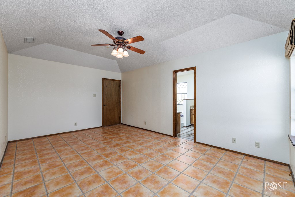 129 Edinburgh Rd Property Photo 21