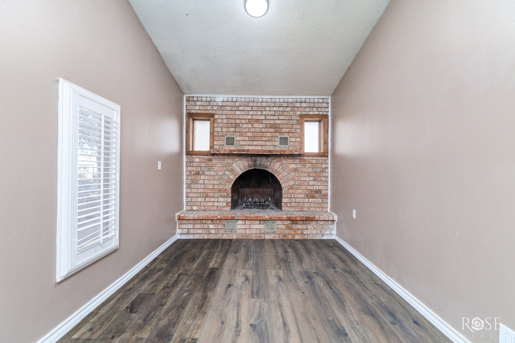 1611 Mission Ave Property Photo 12