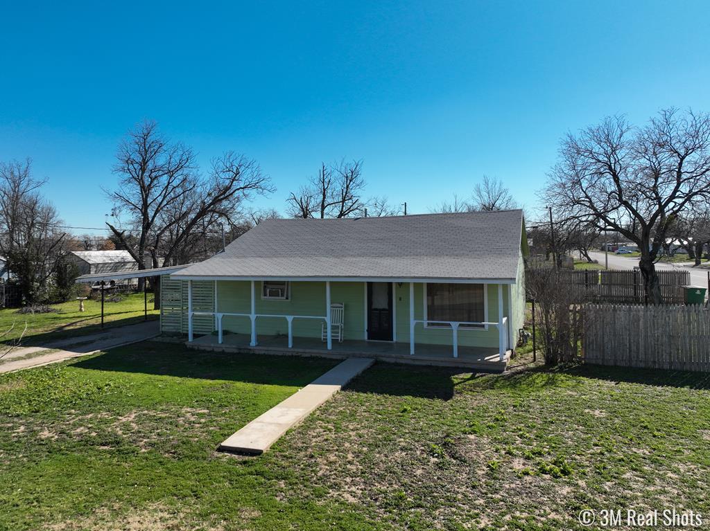 1403 Coke St Property Photo 2