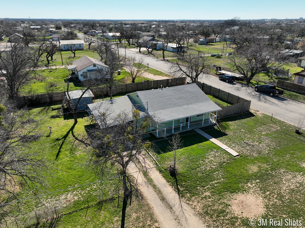 1403 Coke St Property Photo 6