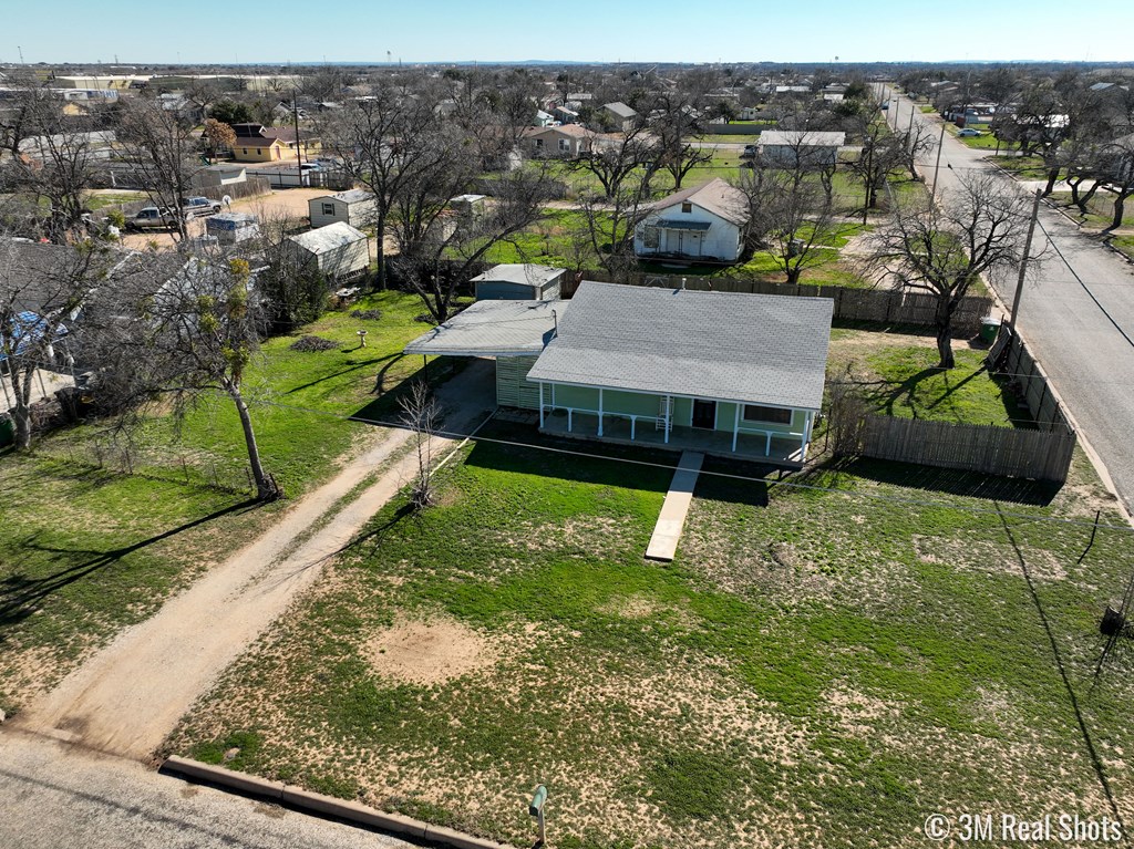 1403 Coke St Property Photo 7