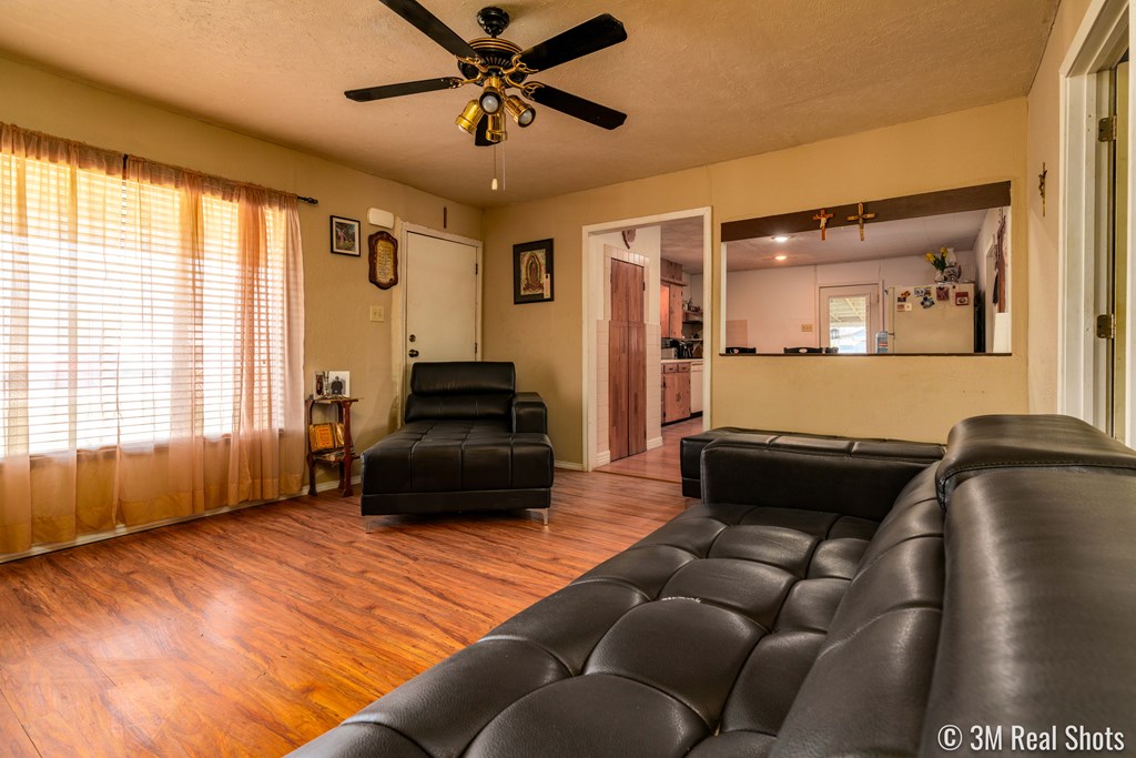 1403 Coke St Property Photo 12