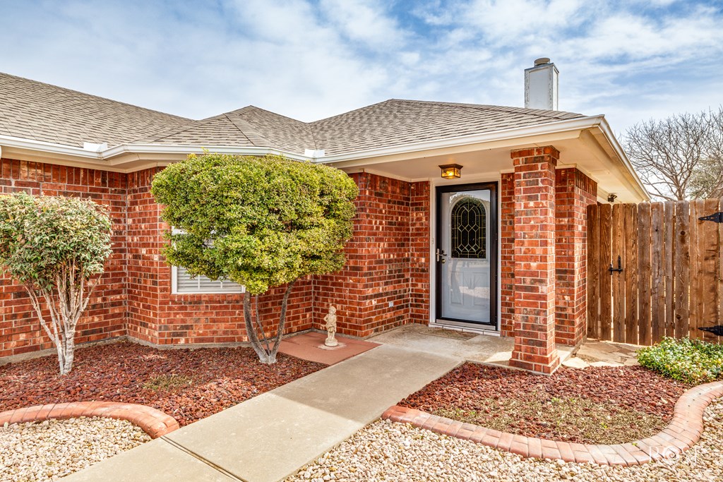 5106 Oak Grove Blvd Property Photo 6