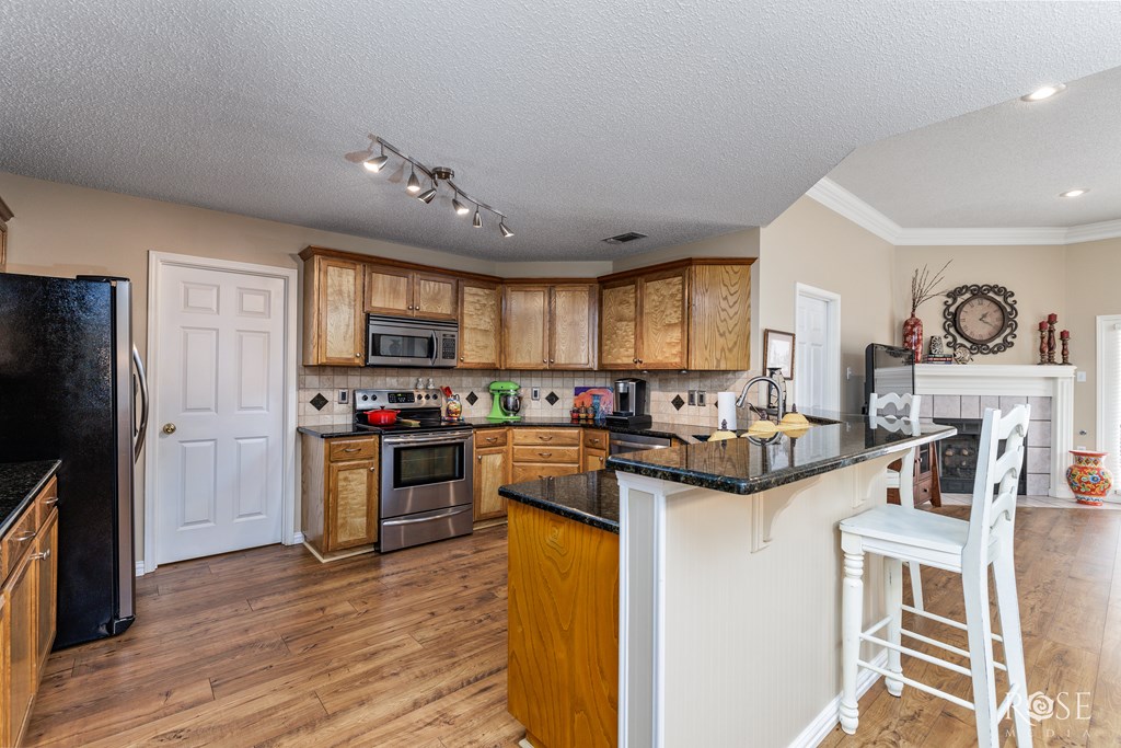 5106 Oak Grove Blvd Property Photo 12