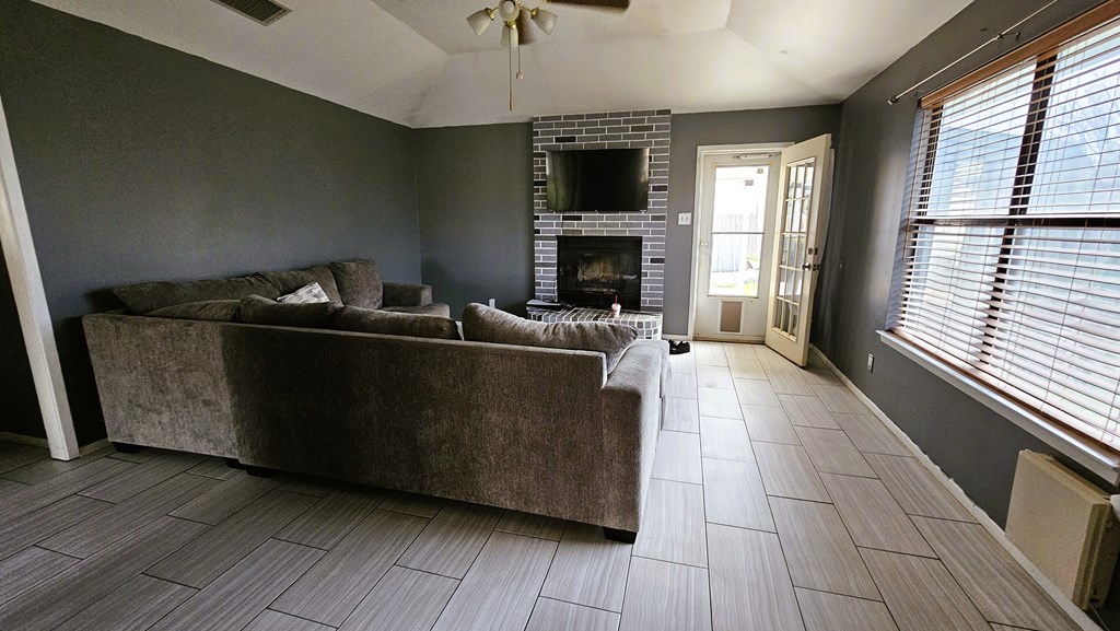 1417 Hillary Court Property Photo 2