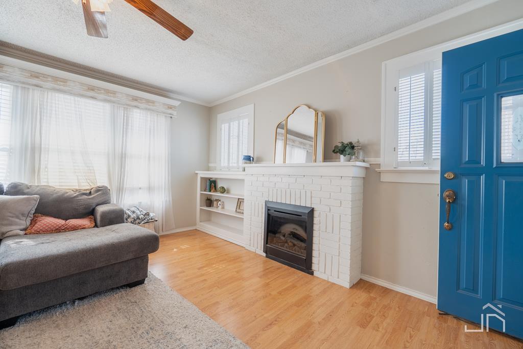 2027 Walnut St Property Photo 5