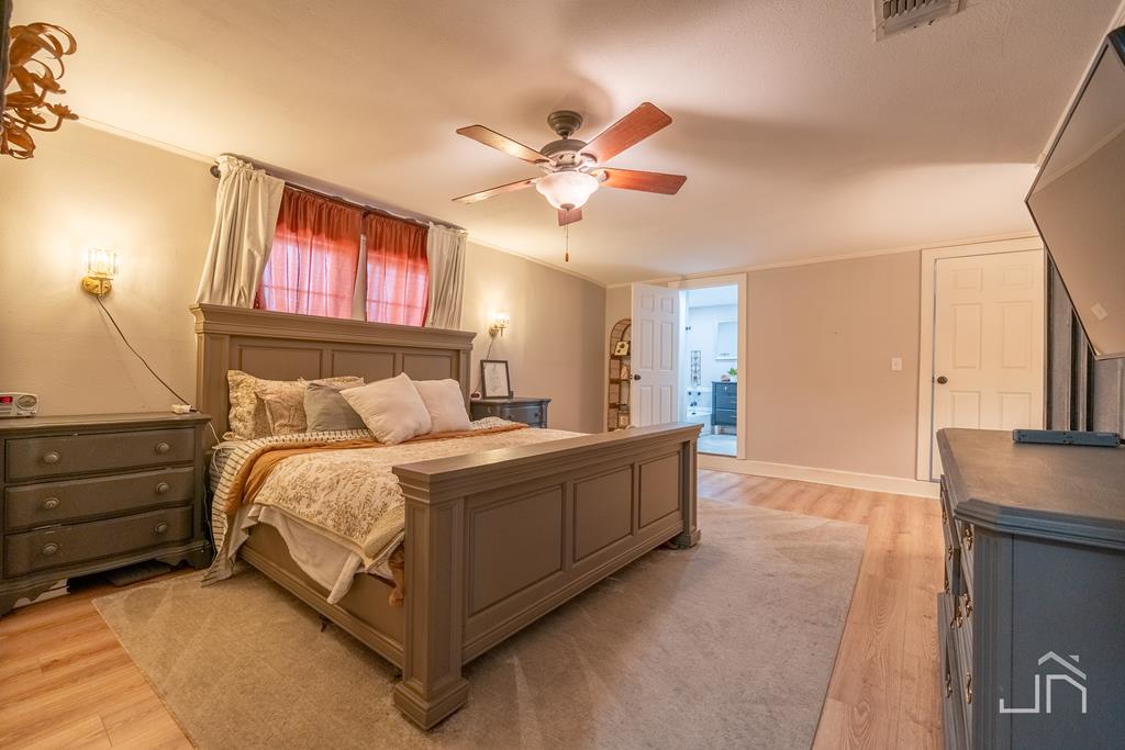 2027 Walnut St Property Photo 16