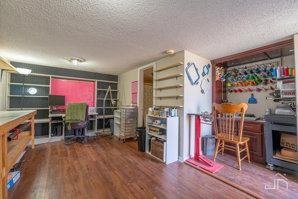 2027 Walnut St Property Photo 23