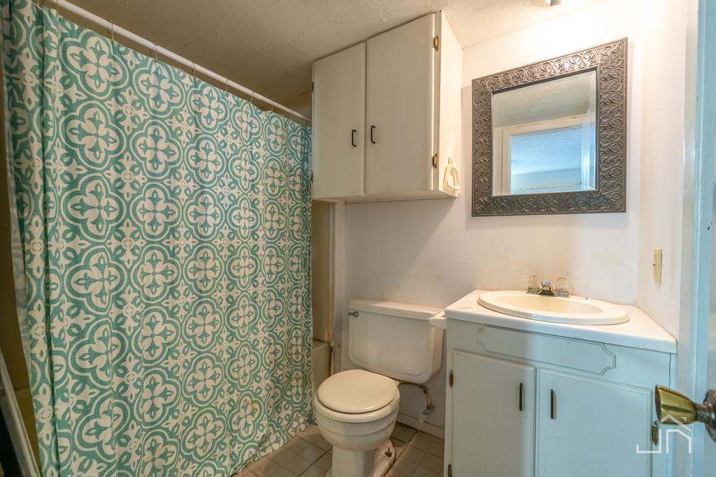 2027 Walnut St Property Photo 24