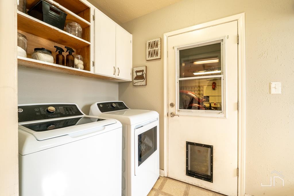 2027 Walnut St Property Photo 29
