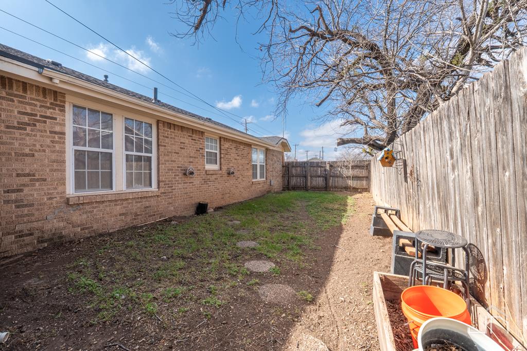 2027 Walnut St Property Photo 30