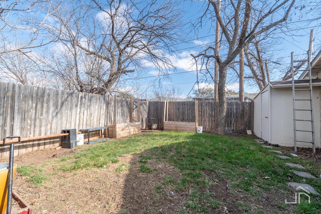 2027 Walnut St Property Photo 31