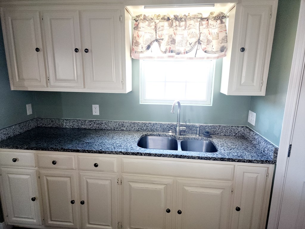 3729 Sprague St Property Photo 5