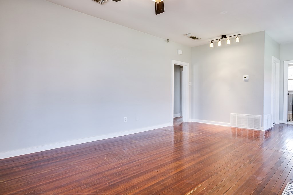17 N Madison St Property Photo 5