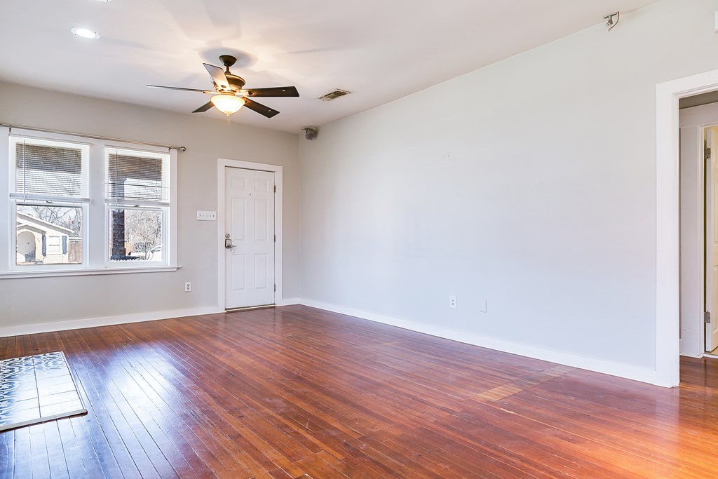 17 N Madison St Property Photo 7