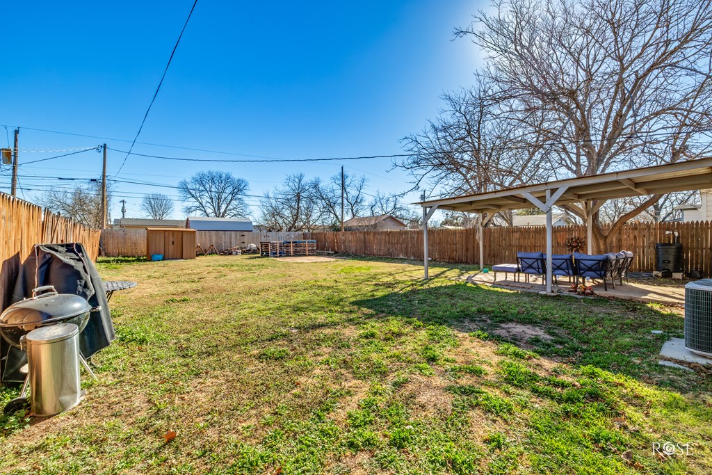 2617 San Antonio St Property Photo 17