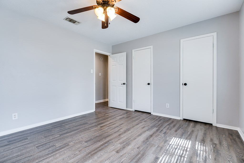3840 Honeysuckle Lane Property Photo 17
