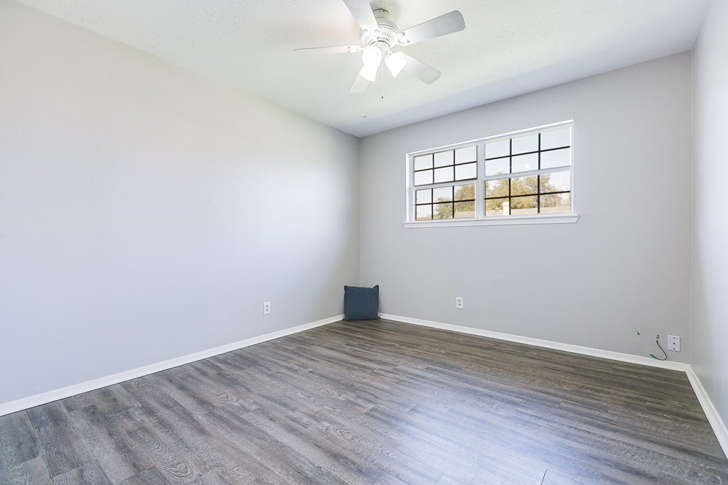 3840 Honeysuckle Lane Property Photo 20