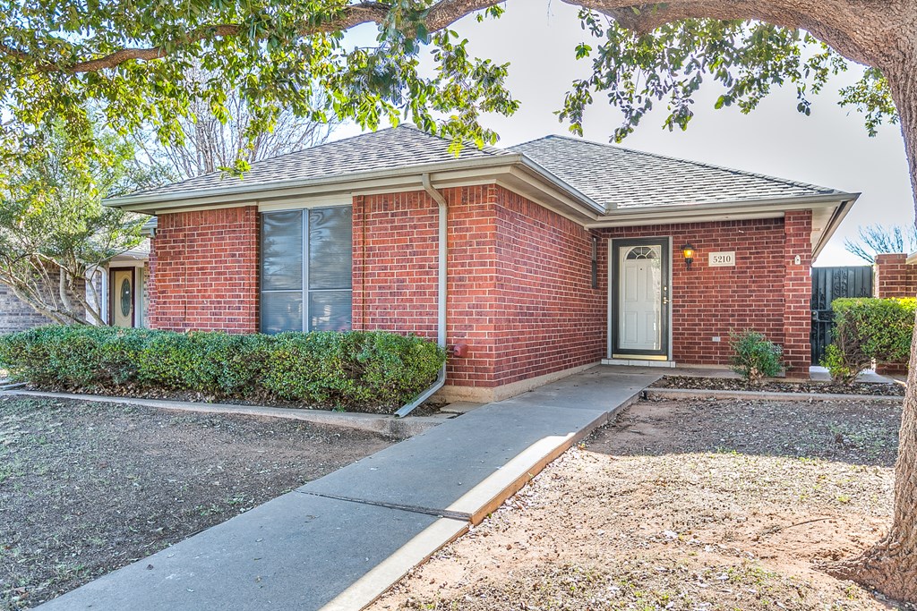 5210 Oak Grove Blvd Property Photo 2