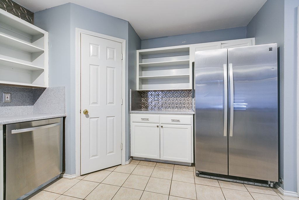5210 Oak Grove Blvd Property Photo 7