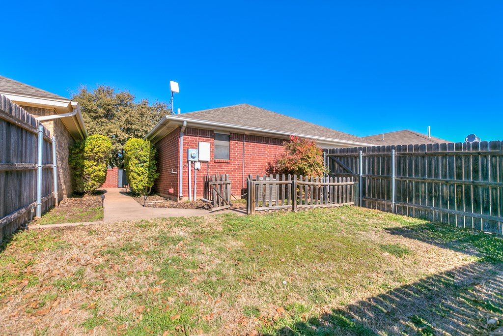 5210 Oak Grove Blvd Property Photo 21