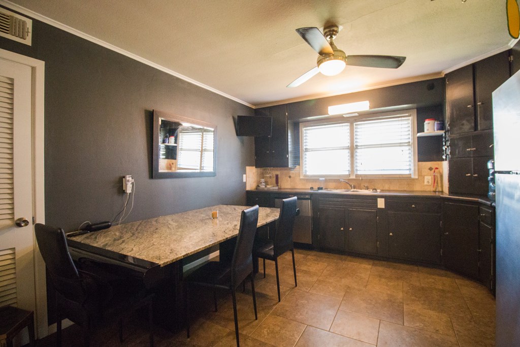 2468 Smu Ave Property Photo 9