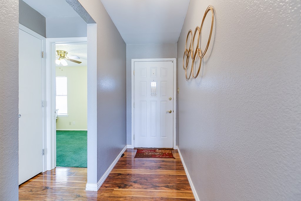 1041 Crickett Lane Property Photo 2